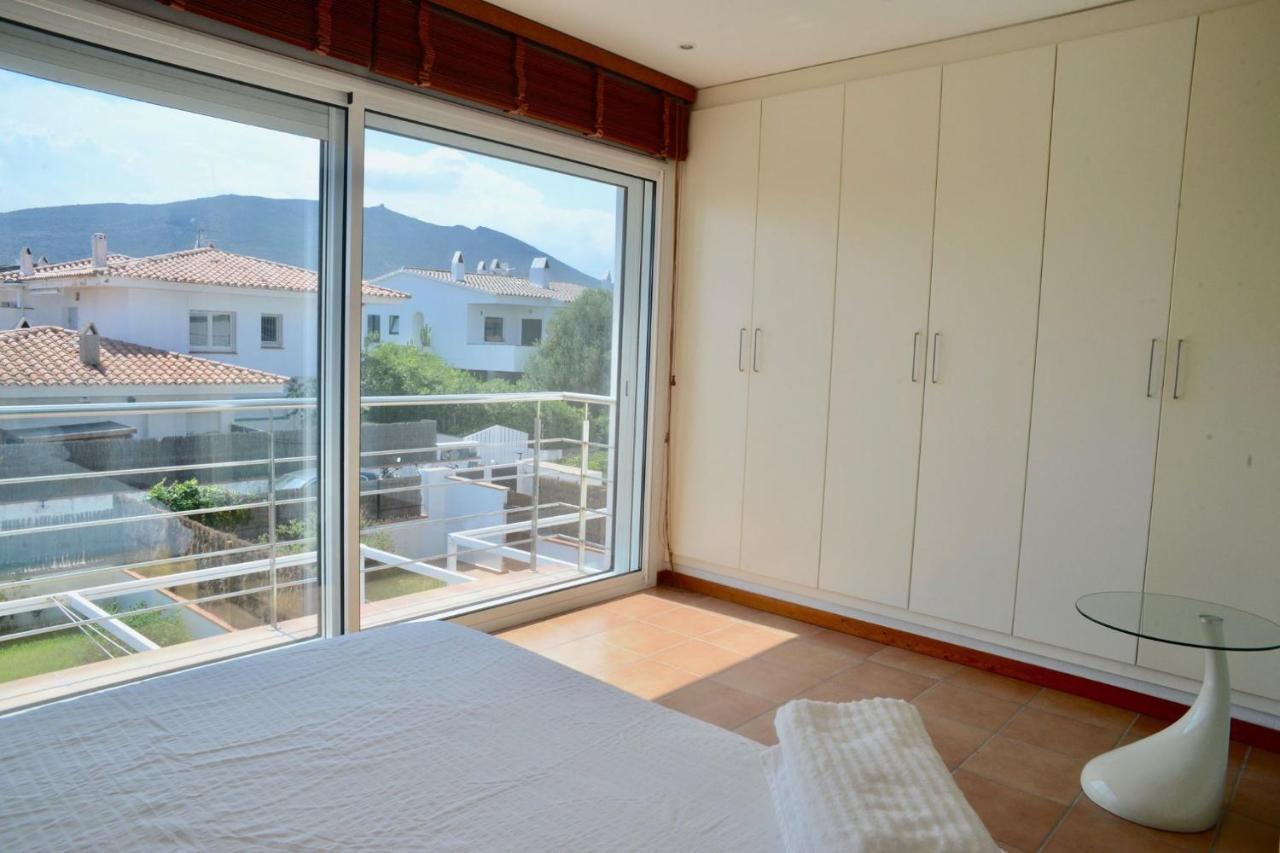 Beachfront Duplex With Terrace And Sea Views - Cadaques Ngoại thất bức ảnh