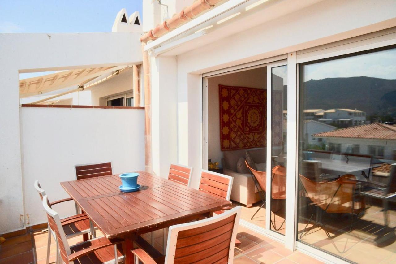 Beachfront Duplex With Terrace And Sea Views - Cadaques Ngoại thất bức ảnh