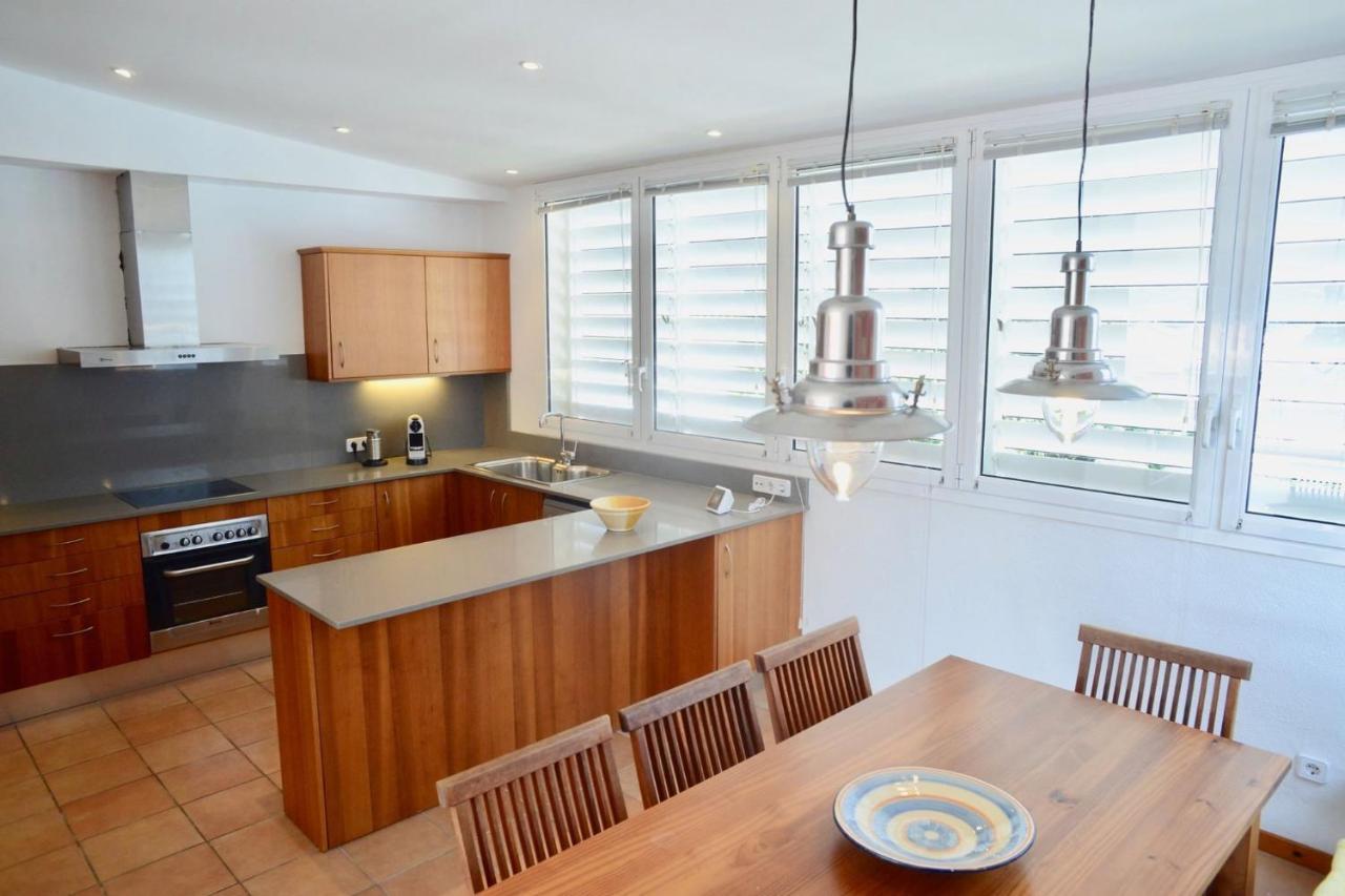 Beachfront Duplex With Terrace And Sea Views - Cadaques Ngoại thất bức ảnh
