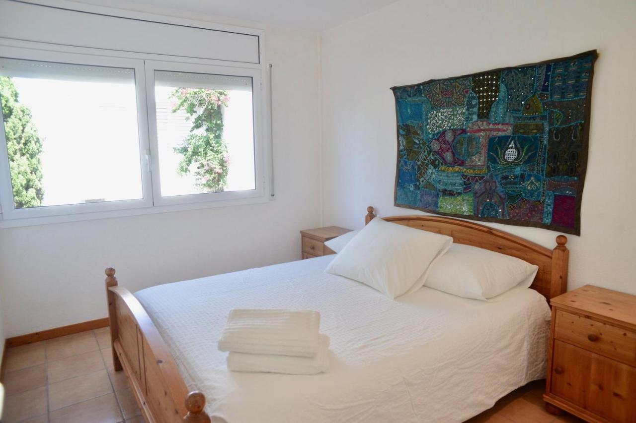 Beachfront Duplex With Terrace And Sea Views - Cadaques Ngoại thất bức ảnh