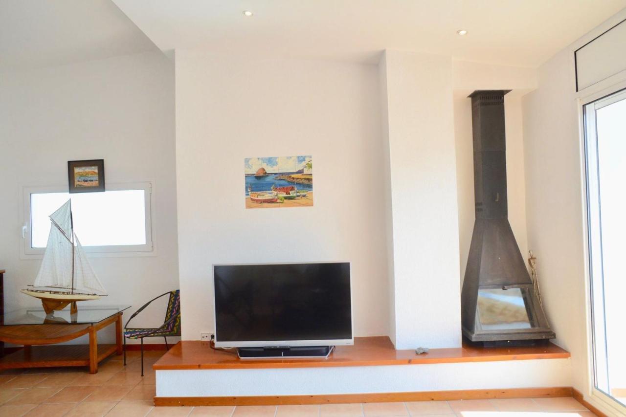 Beachfront Duplex With Terrace And Sea Views - Cadaques Ngoại thất bức ảnh